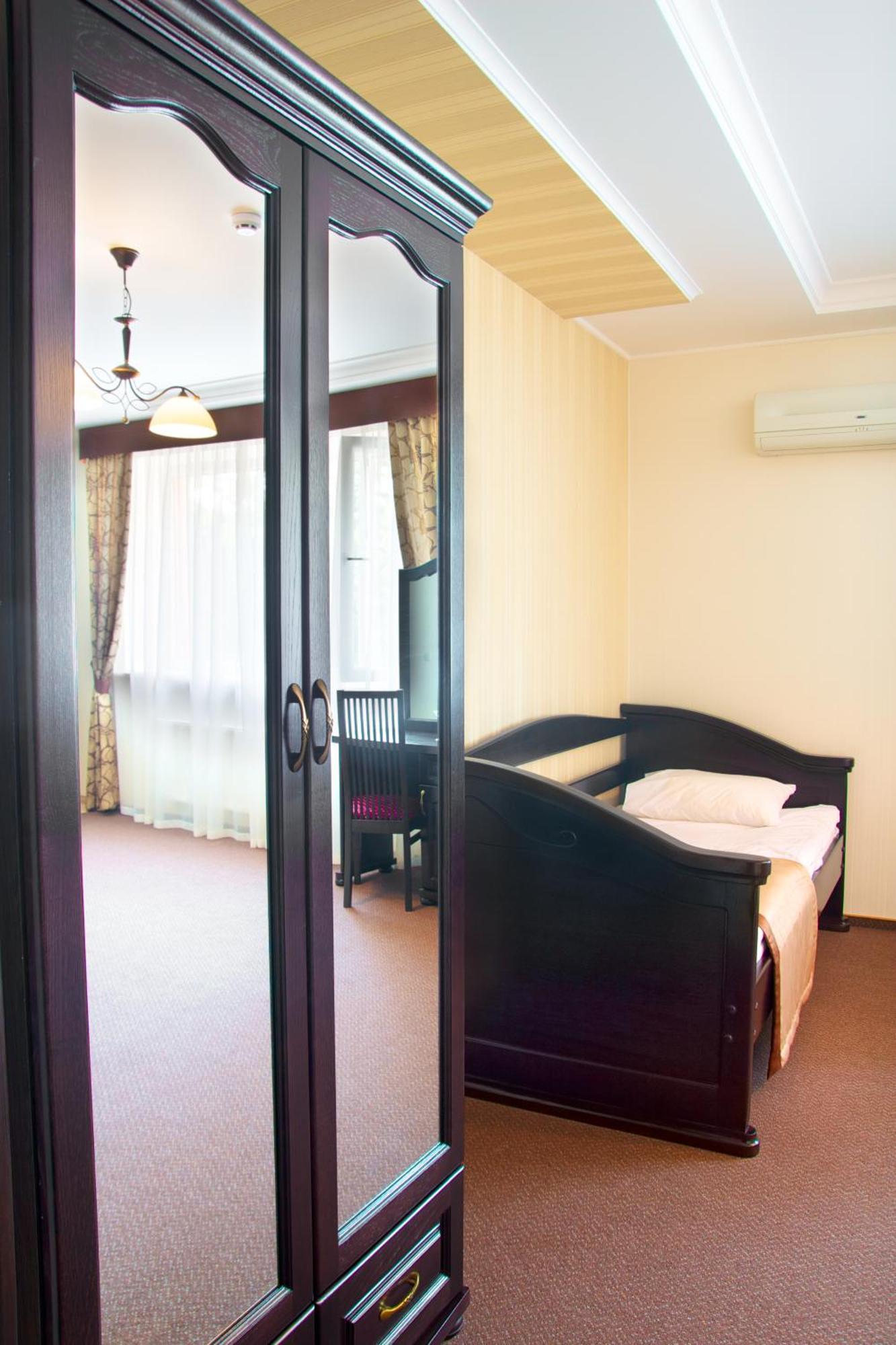 Sherwood Hotel Dolgomostiska Habitación foto