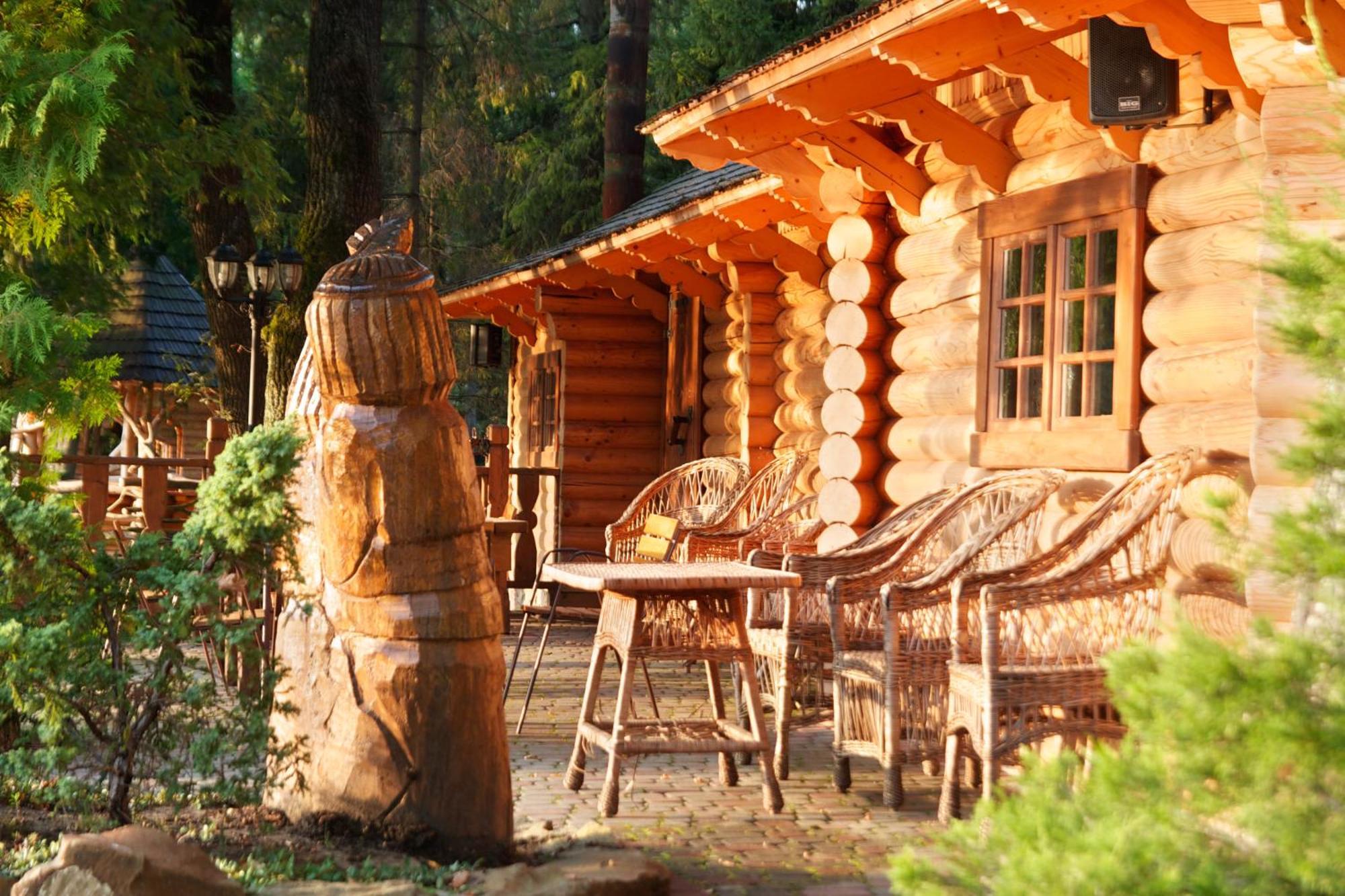 Sherwood Hotel Dolgomostiska Exterior foto